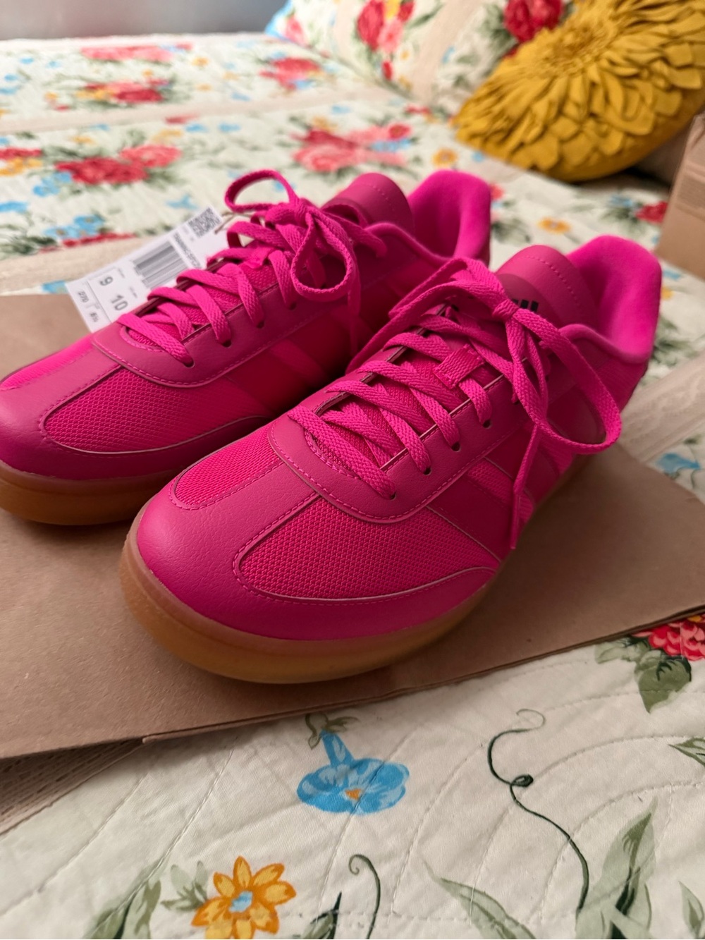 adidas Training Spezial Women’s Athletic Shoes in Bright Pink with Gum Sole - Picture 2 of 5